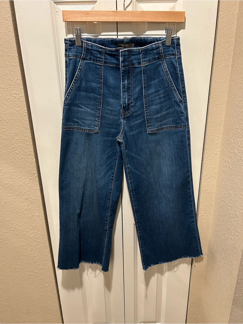 Kut from the Kloth Meg Wide Leg Raw Hem Jeans , size 2